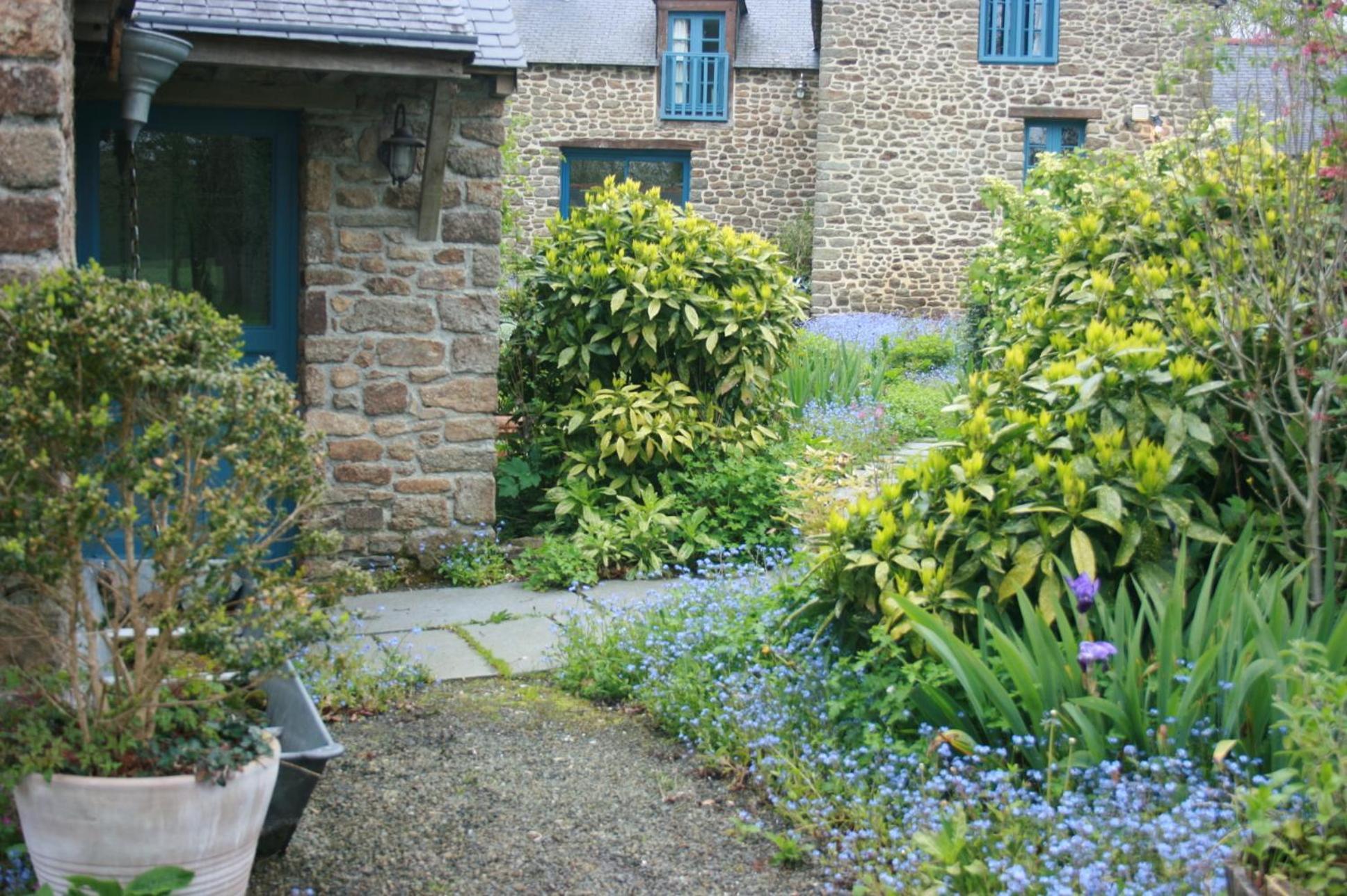 欧蓬锐库尔酒店 Saint-Pierre-de-Plesguen 外观 照片