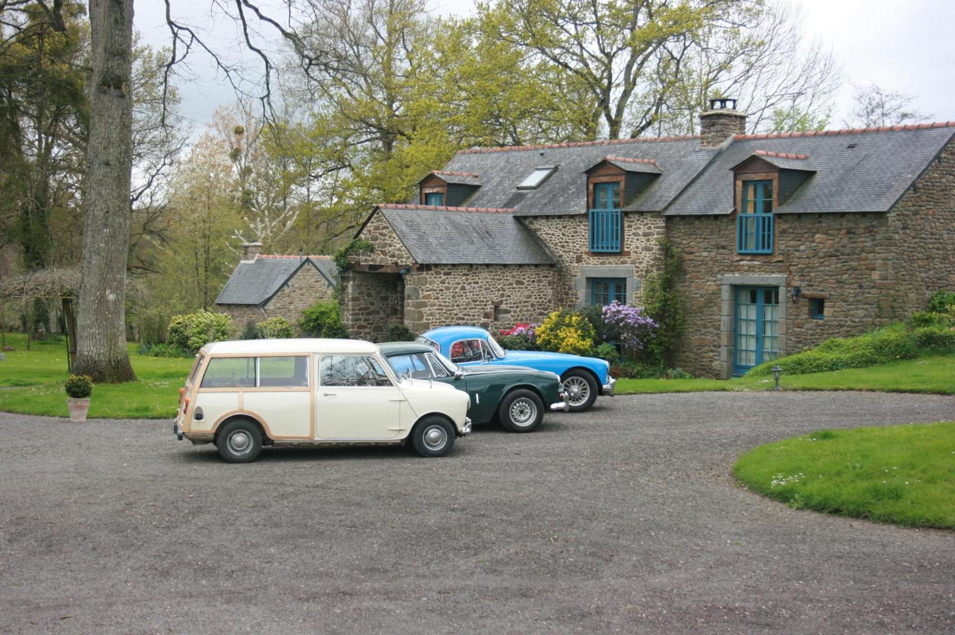 欧蓬锐库尔酒店 Saint-Pierre-de-Plesguen 外观 照片